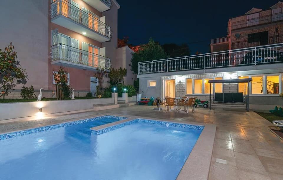 Apartments Mm Podstrana Bagian luar foto