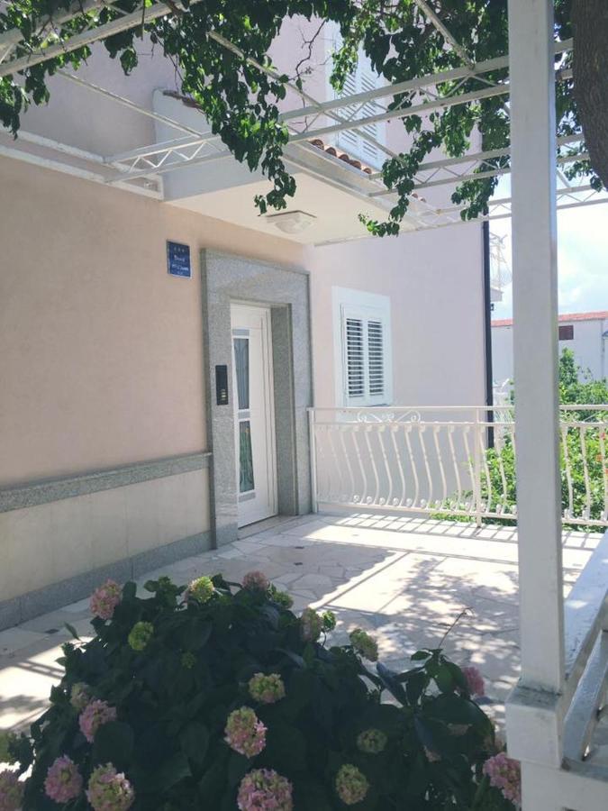 Apartments Mm Podstrana Bagian luar foto